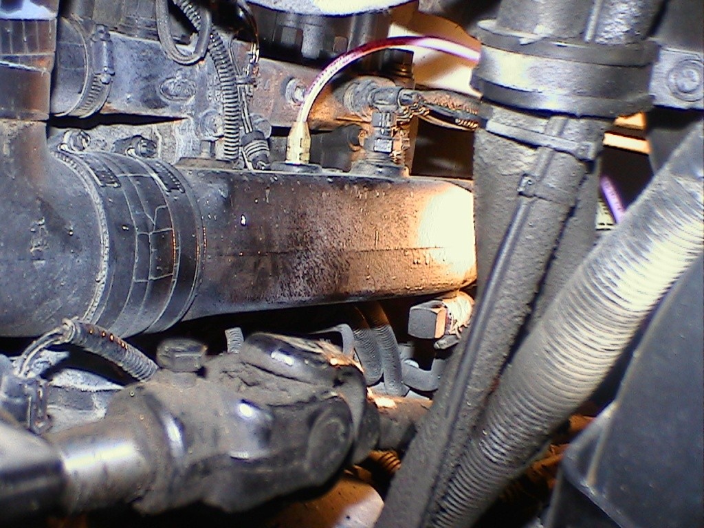 mack oil pressure sensor location